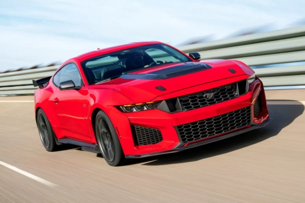 Показана экстремальная версия Ford Mustang Dark Horse SC