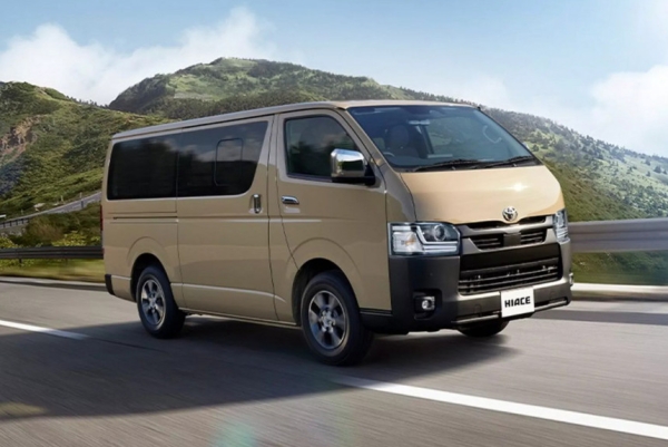 В Японии представлена в очередной раз обновленная Toyota Hiace