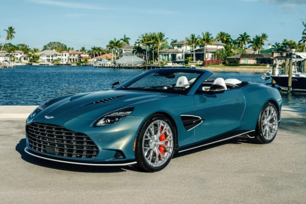 Уникальный Aston Martin Vanquish Volante Wave Edition построили в благотворительных целях