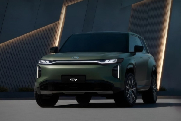 Для России анонсирован кроссовер GAC S7