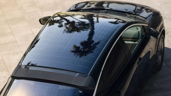 Кроссовер Nissan Ariya превратился в солнцемобиль