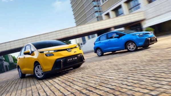 Обновленный хэтчбек Honda Fit полностью рассекречен Обновленный хэтчбек Honda Fit полностью рассекречен