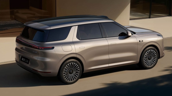 Гибридный кроссовер IM LS8 приготовился к дебюту Гибридный кроссовер IM LS8 приготовился к дебюту