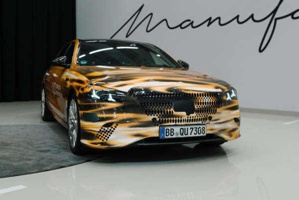 Обновленный Mercedes-Benz S-класса: первые подробности и дата премьеры