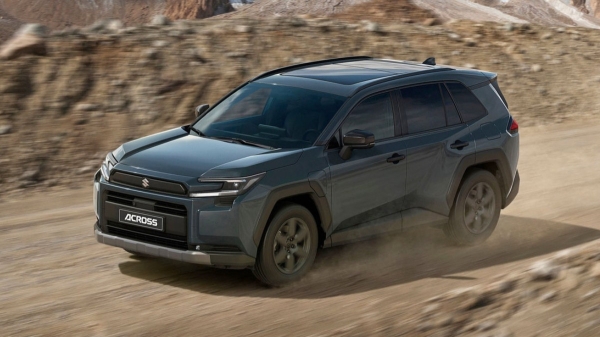 Кроссовер Toyota RAV4 вновь перевоплотился в Suzuki Across