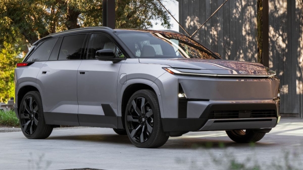 Новая Toyota Highlander стала электромобилем