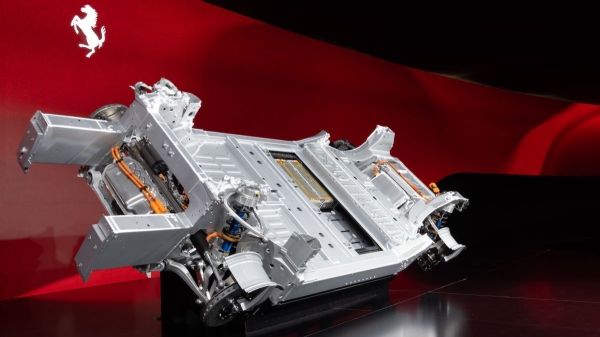 Раскрыты название и салон первого электромобиля Ferrari