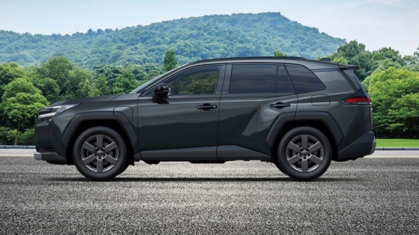Кроссовер Toyota RAV4 вновь перевоплотился в Suzuki Across