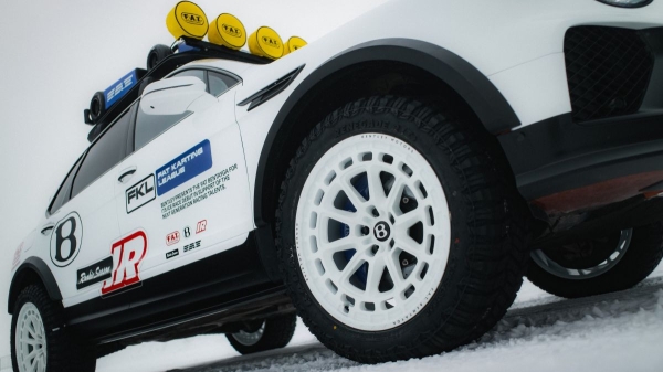 Для ледовой гонки построен кроссовер Bentley Bentayga X Для ледовой гонки построен кроссовер Bentley Bentayga X