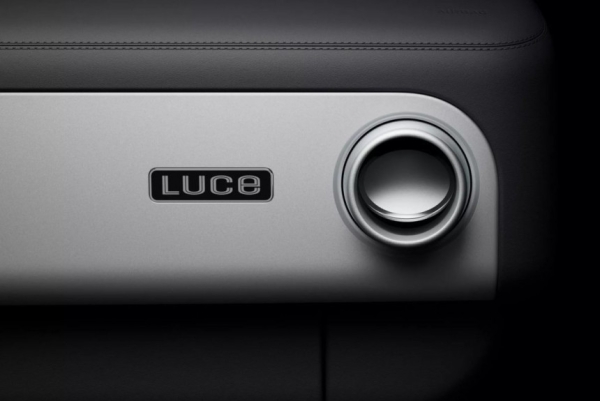 Раскрыты название и салон первого электромобиля Ferrari