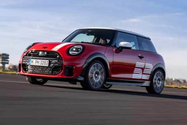 Особый Mini Cooper посвятили победе в ралли Монте-Карло 1965 года