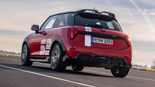 Особый Mini Cooper посвятили победе в ралли Монте-Карло 1965 года