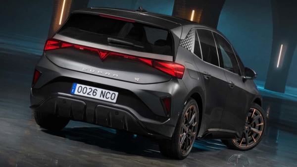 Представлен обновленный хэтчбек Cupra Born