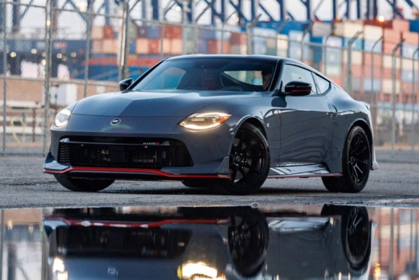 Nissan Z Nismo обрел механическую коробку передач Nissan Z Nismo обрел механическую коробку передач