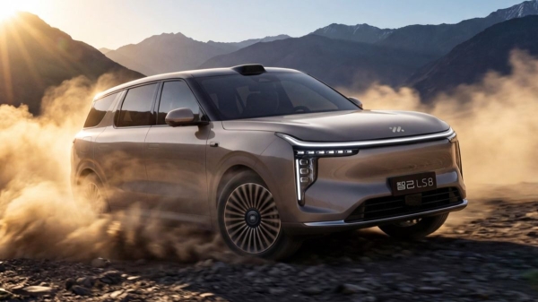 Гибридный кроссовер IM LS8 полностью рассекречен Гибридный кроссовер IM LS8 полностью рассекречен