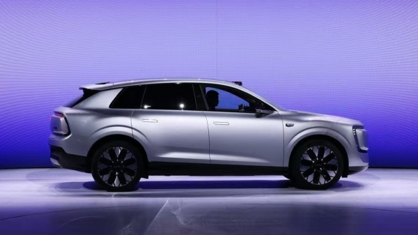 В Пекине состоялась премьера кроссовера AUDI E7X