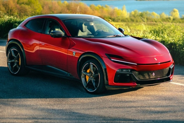 Ferrari Purosangue стал проворнее и громогласнее