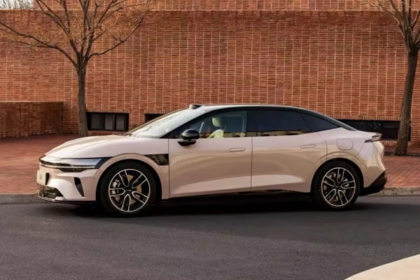 Седан и универсал Zeekr 007 подверглись первому обновлению Седан и универсал Zeekr 007 подверглись первому обновлению