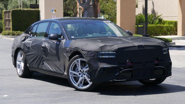 Флагманский седан Genesis G90 приготовился к обновлению Флагманский седан Genesis G90 приготовился к обновлению