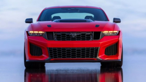 Ford Mustang Dark Horse SC: мощь Мустанга GTD за треть цены