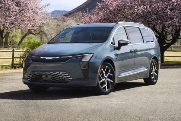 Обновленный минивэн Chrysler Pacifica: официальная премьера Обновленный минивэн Chrysler Pacifica: официальная премьера