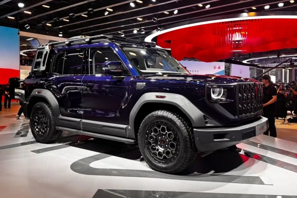 Компания Hongqi представила новый рамный внедорожник и обновленный седан H9