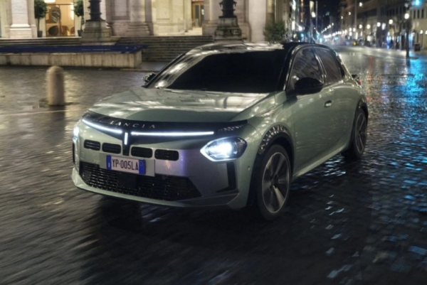 Хэтчбек Lancia Ypsilon променял электродовесок на &laquo;механику&raquo;