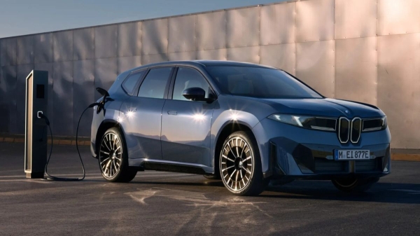 Представлен заднеприводный вариант кроссовера BMW iX3