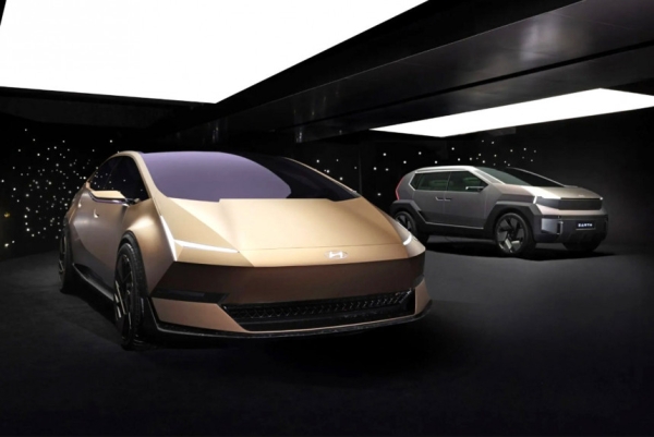 Hyundai выведет Ioniq на китайский рынок: представлены два концепта Hyundai выведет Ioniq на китайский рынок: представлены два концепта