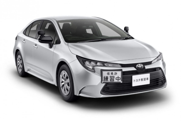 Toyota Corolla в Японии сохранила &laquo;механику&raquo;, но только для автошкол