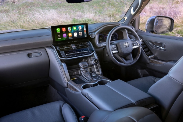 Гибрид Toyota Land Cruiser 300 расширяет рынки сбыта