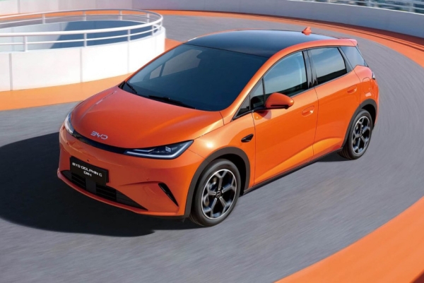 Хэтчбек BYD Dolphin превратился в гибрид для Европы