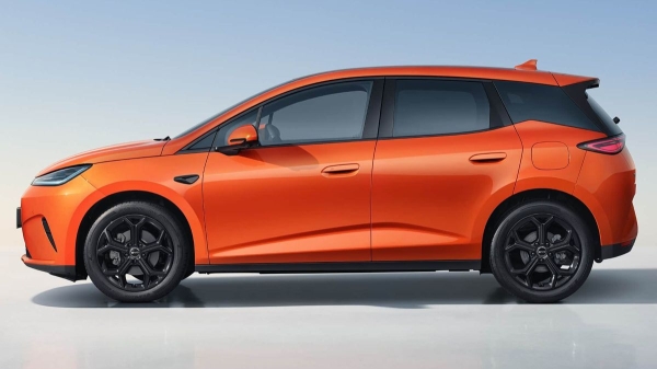 Хэтчбек BYD Dolphin превратился в гибрид для Европы