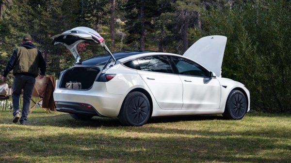 Китайская Tesla Model 3 для Канады: вдвое дешевле, чем из США