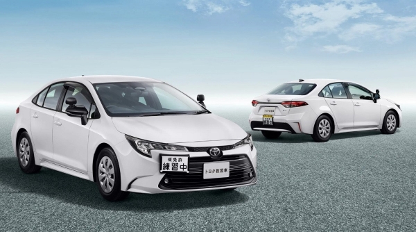 Toyota Corolla в Японии сохранила &laquo;механику&raquo;, но только для автошкол