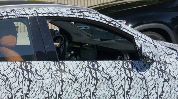 Новый Mercedes-Benz GLA замечен на испытаниях в США