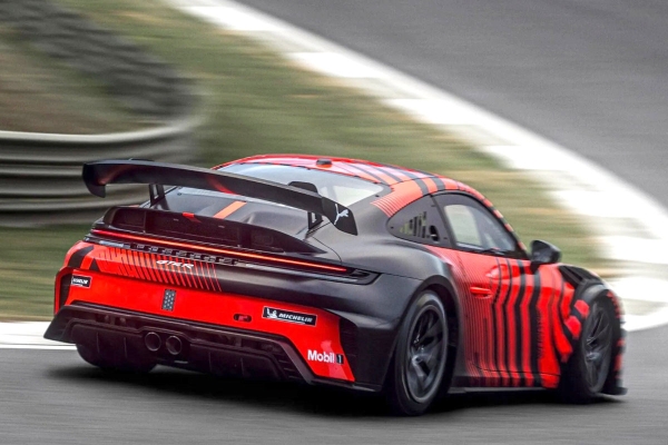 Представлен гоночный Porsche 911 GT4 R Представлен гоночный Porsche 911 GT4 R