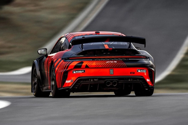 Представлен гоночный Porsche 911 GT4 R Представлен гоночный Porsche 911 GT4 R