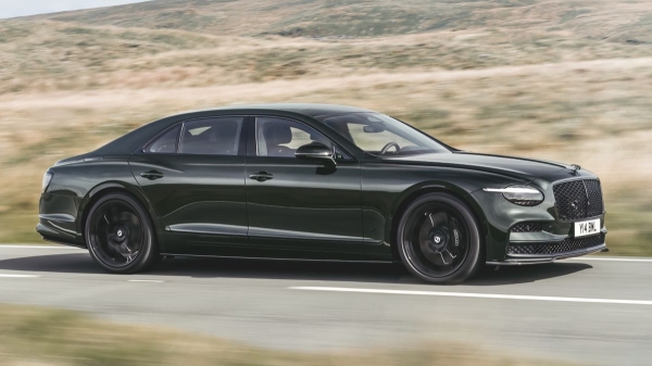 Седан Bentley Flying Spur обрел новое лицо и S-версию