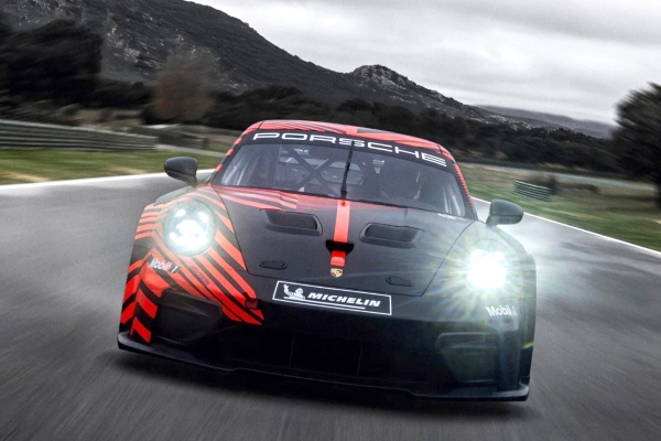 Представлен гоночный Porsche 911 GT4 R Представлен гоночный Porsche 911 GT4 R