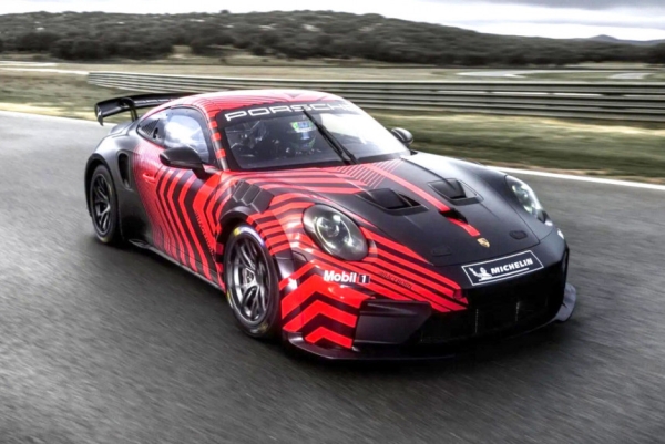Представлен гоночный Porsche 911 GT4 R Представлен гоночный Porsche 911 GT4 R