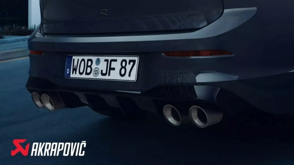 Хот-хэтч Volkswagen Golf R почернел в Японии Хот-хэтч Volkswagen Golf R почернел в Японии