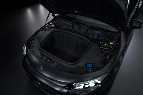 Mercedes-Benz CLA получил трехмоторную электроверсию от AMG Mercedes-Benz CLA получил трехмоторную электроверсию от AMG