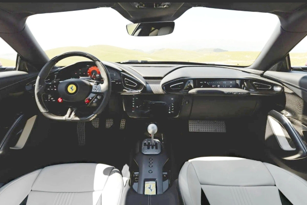Ferrari 12Cilindri Manuale: «механика» вернулась (но она ненастоящая) Ferrari 12Cilindri Manuale: «механика» вернулась (но она ненастоящая)