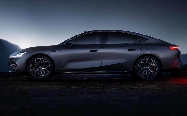 Электроседан Geely Galaxy TT: теперь и «заряженная» модификация Ultra Электроседан Geely Galaxy TT: теперь и «заряженная» модификация Ultra