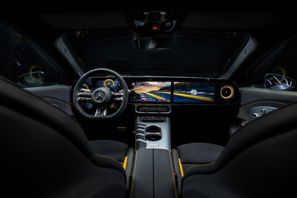 Mercedes-Benz CLA получил трехмоторную электроверсию от AMG Mercedes-Benz CLA получил трехмоторную электроверсию от AMG