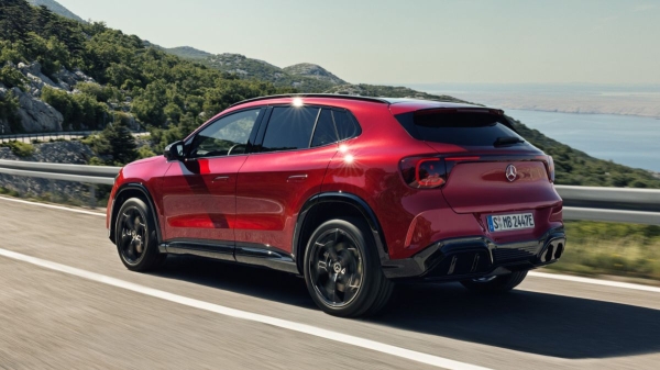 Новый кроссовер Mercedes-Benz GLA полностью рассекречен Новый кроссовер Mercedes-Benz GLA полностью рассекречен