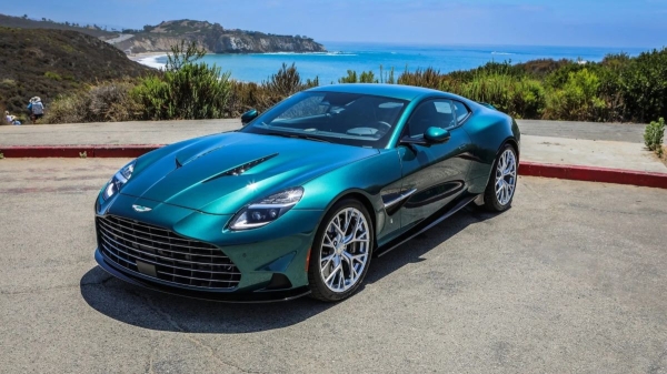 Aston Martin подготовил пять уникальных автомобилей для Америки Aston Martin подготовил пять уникальных автомобилей для Америки