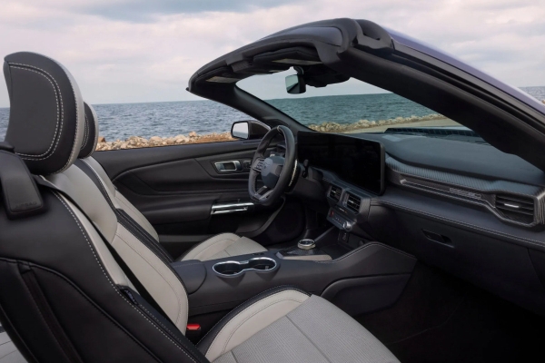 Открытый Ford Mustang Dark Horse SC стал мощнейшим кабриолетом в истории семейства Открытый Ford Mustang Dark Horse SC стал мощнейшим кабриолетом в истории семейства