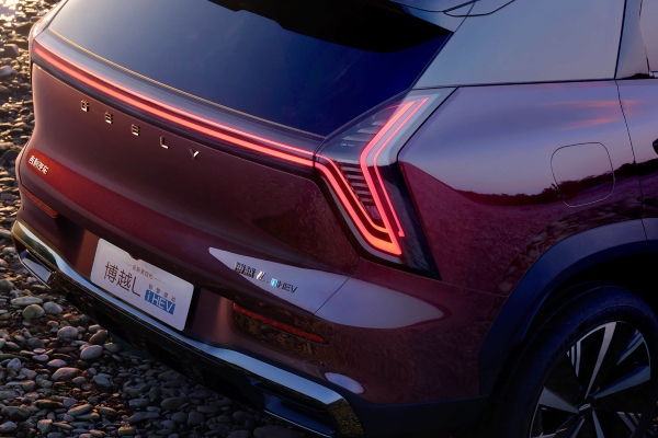 Geely Boyue L (Atlas) получил гибридную установку и лидар